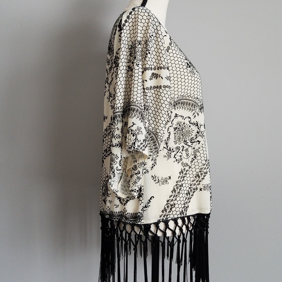 NWOT Kimono - Picture 5 of 8